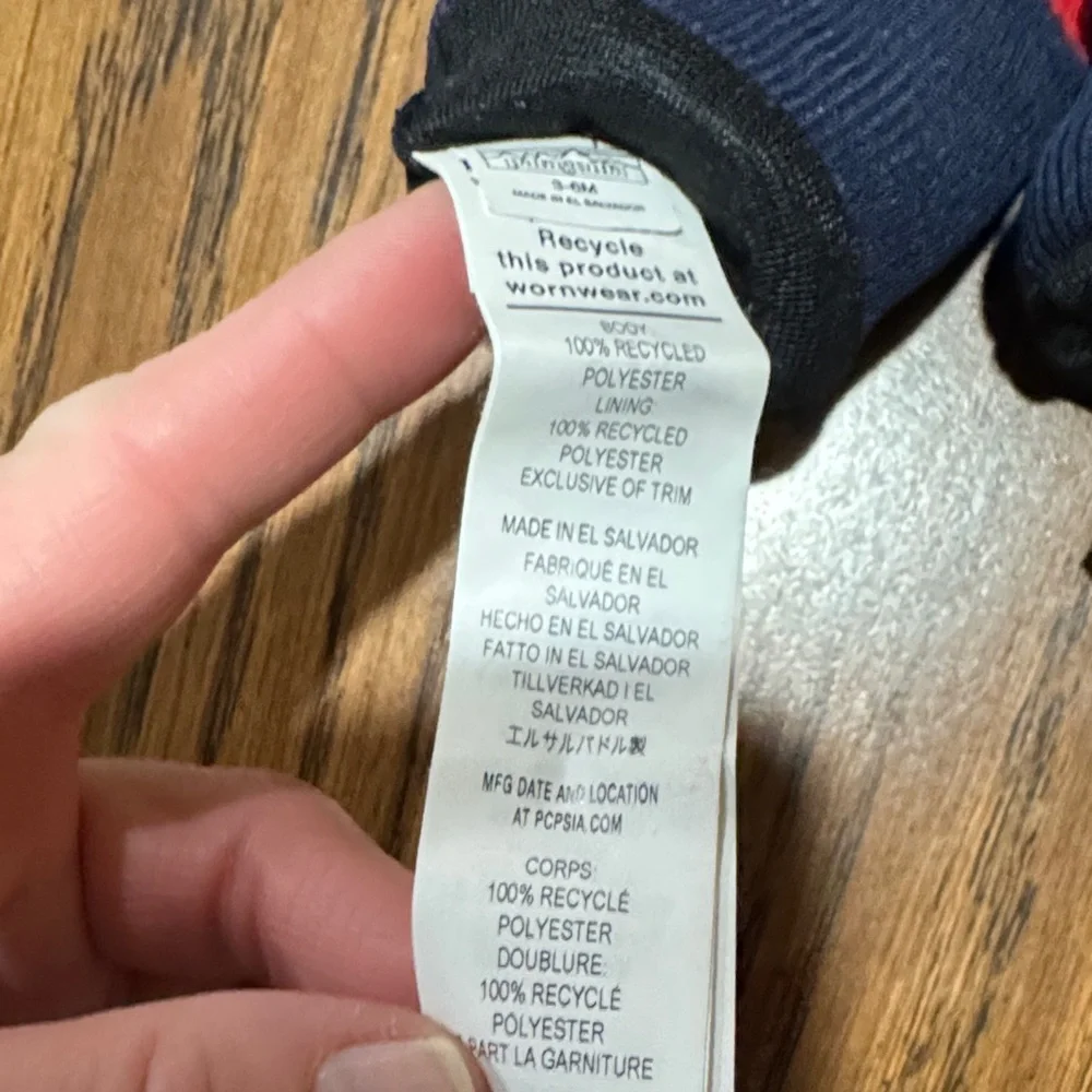 Patagonia Red & Navy Blue Kids Mittens- Size 3-6 Months, Like New Condition.